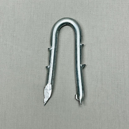 HW BRAND (Hutchinson Inc) Double Barbed Galvanized Fence Staples 1-1/2" 8 lb (New)